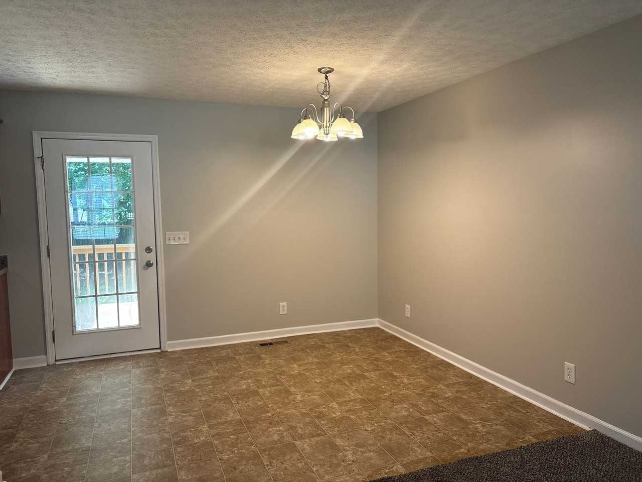 479 Indian Springs Cir - Photo 4 of 25