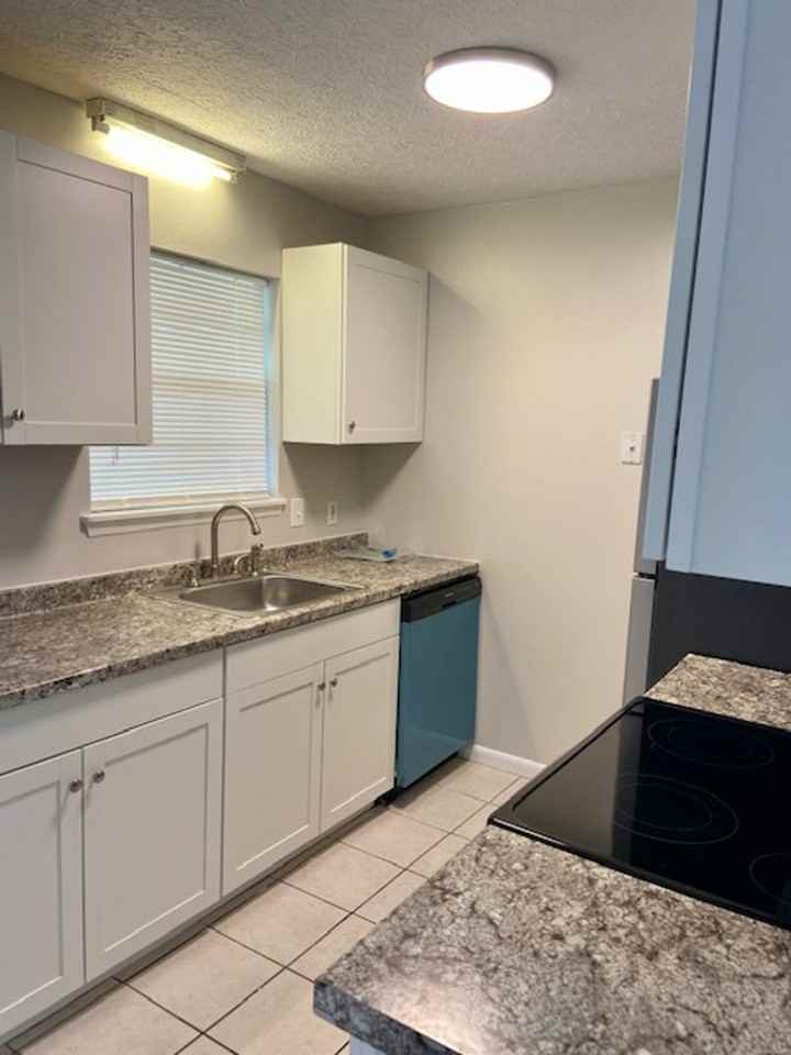 2506 Johnson Dr - Photo 3 of 14