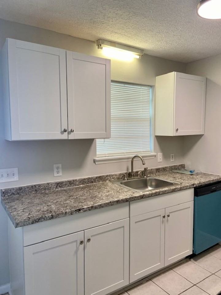 2506 Johnson Dr - Photo 5 of 14