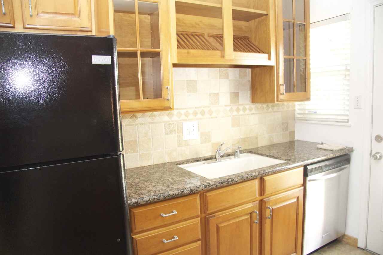 43293 Sweetwood St - Photo 4 of 10
