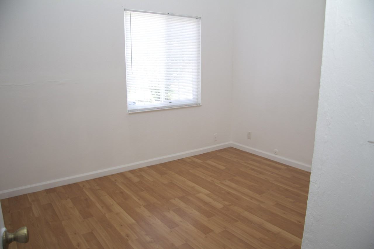 43293 Sweetwood St - Photo 7 of 10