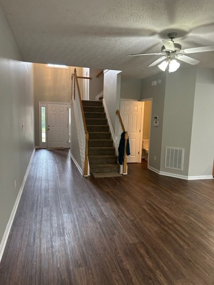 230 Prescott Ln - Photo 2 of 26