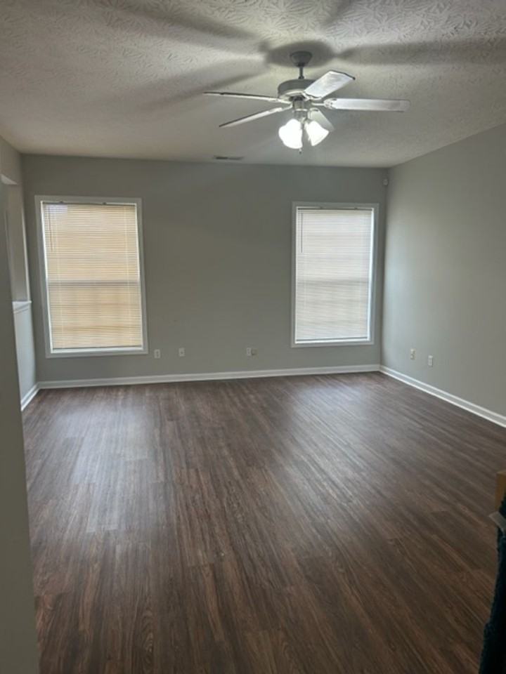 230 Prescott Ln - Photo 3 of 26