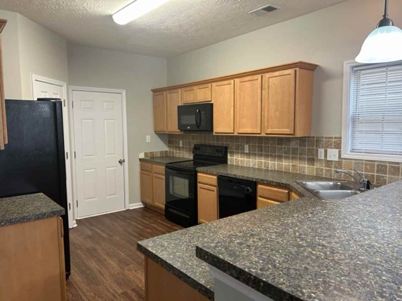 230 Prescott Ln - Photo 6 of 26