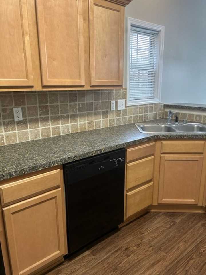 230 Prescott Ln - Photo 7 of 26