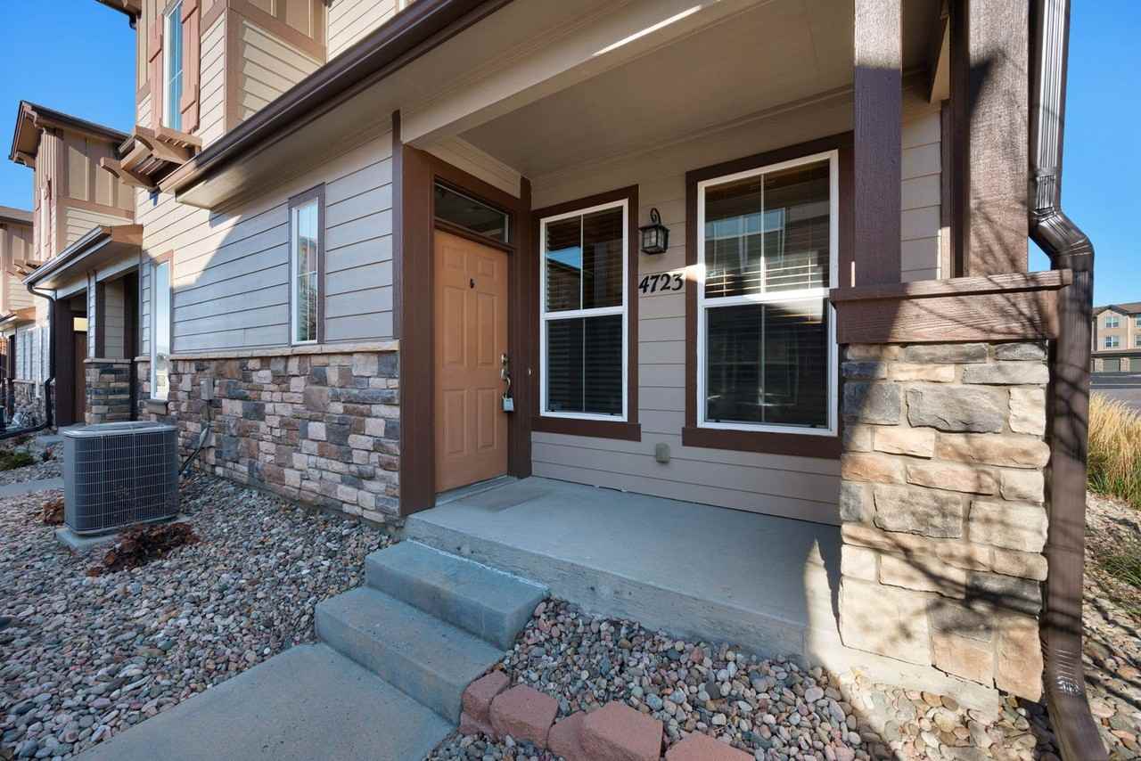 4723 Mossy Rock Grv - Photo 4 of 31