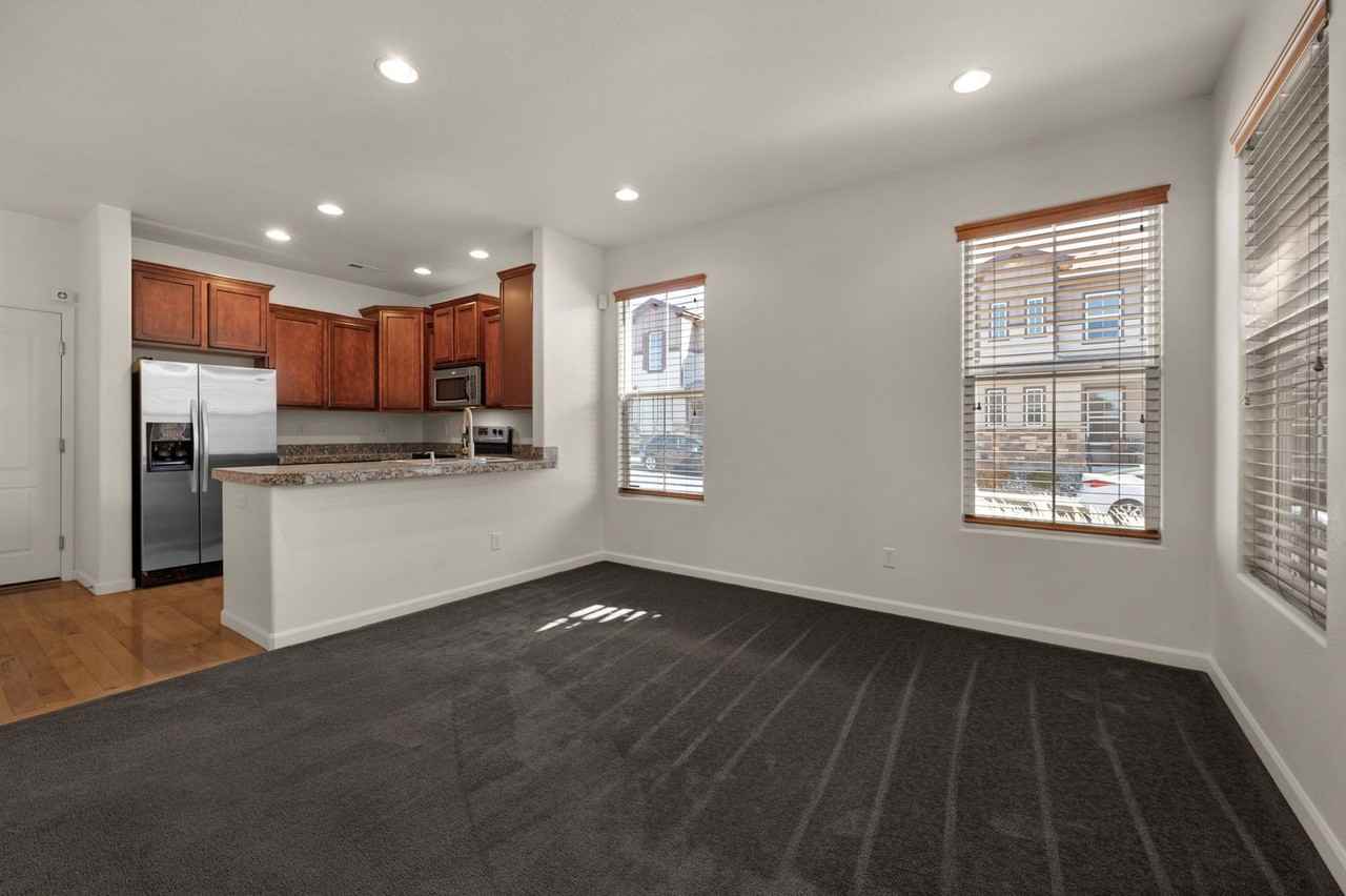 4723 Mossy Rock Grv - Photo 5 of 31
