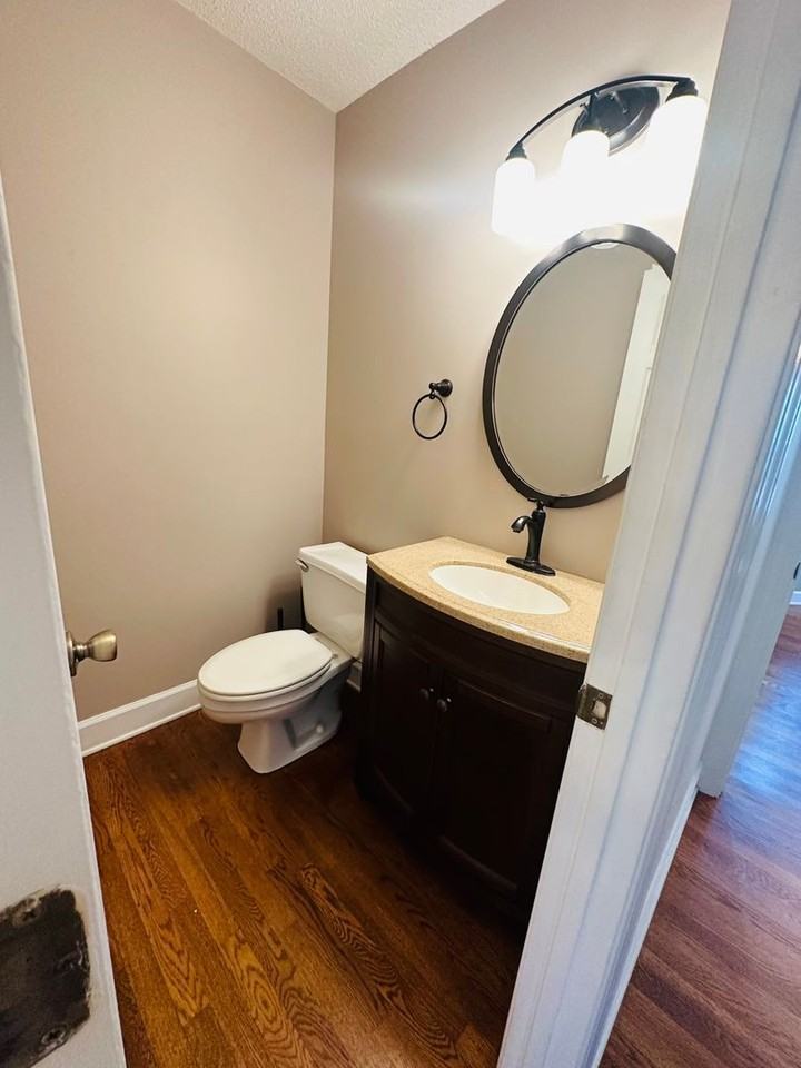 4919 Sarah Hall Ln - Photo 6 of 20