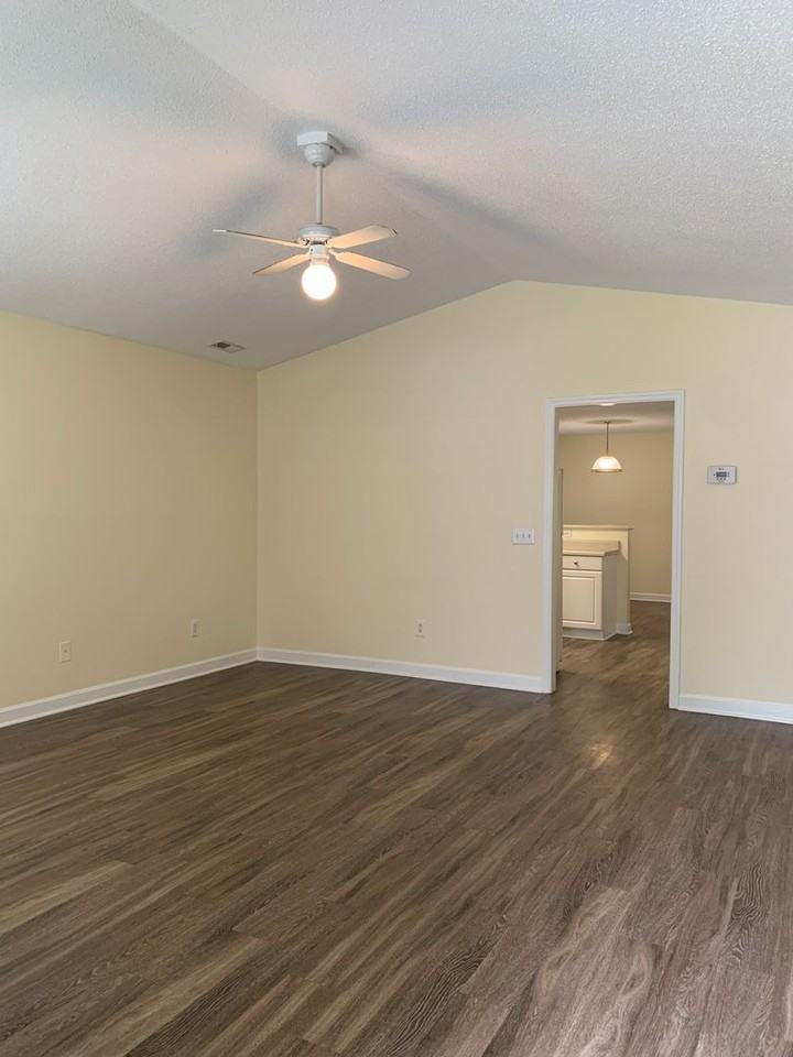 314 Hillsdale Dr - Photo 4 of 20
