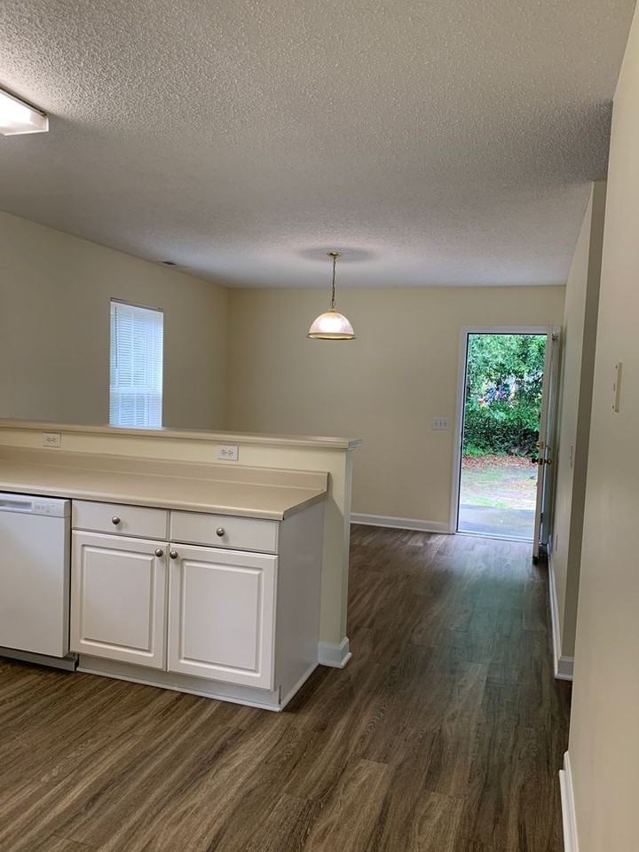 314 Hillsdale Dr - Photo 5 of 20