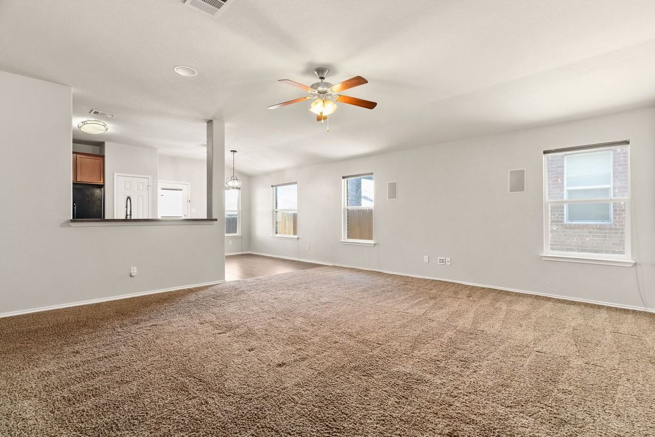 9510 Shimla Dr - Photo 4 of 15