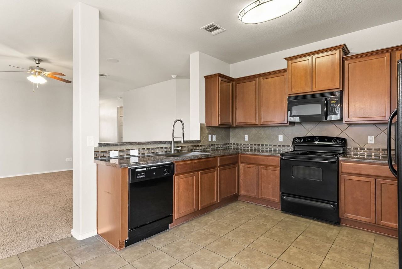 9510 Shimla Dr - Photo 6 of 15