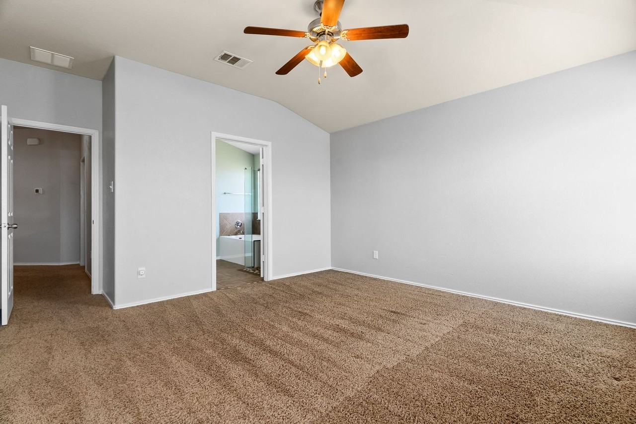 9510 Shimla Dr - Photo 7 of 15