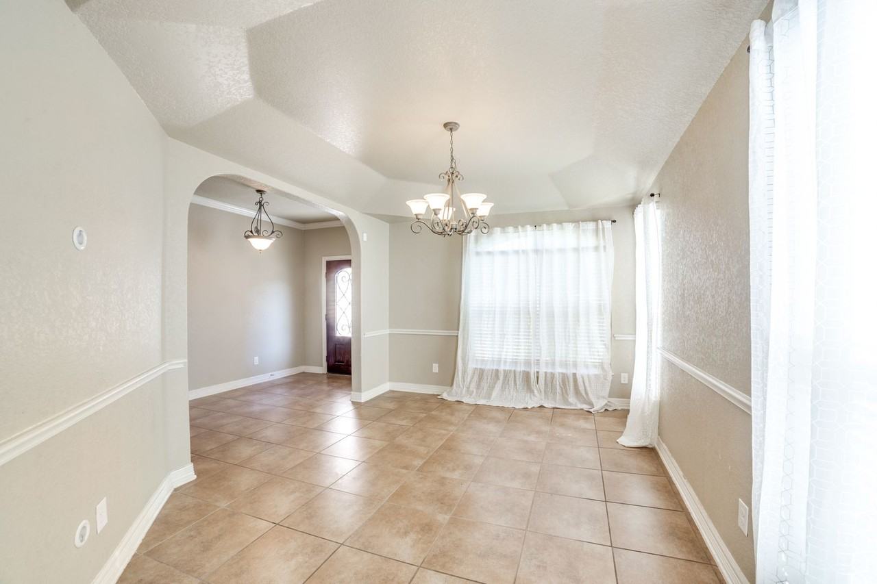 12602 Emmett Grv - Photo 5 of 28