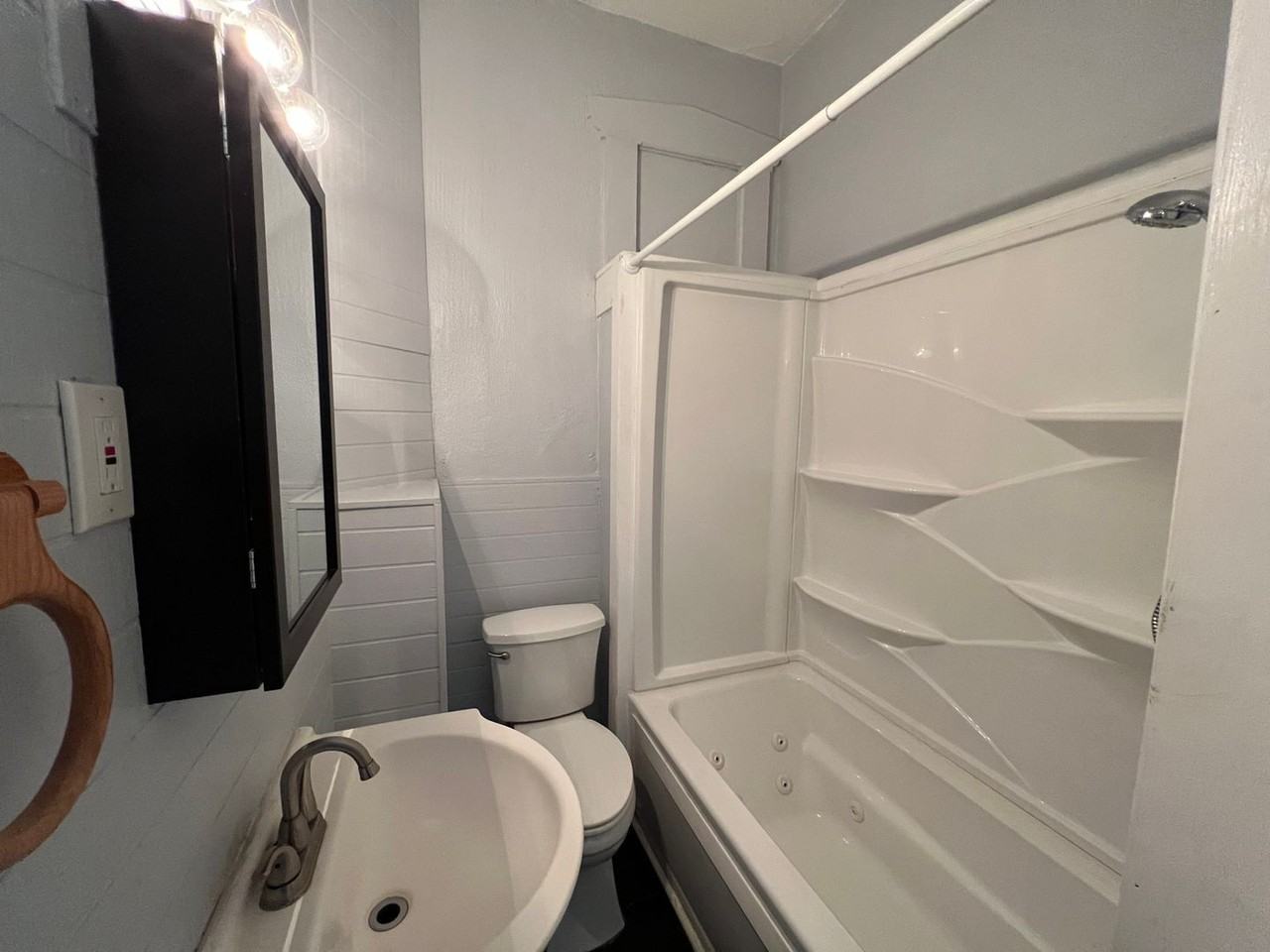 1326 Oak St - Photo 6 of 10