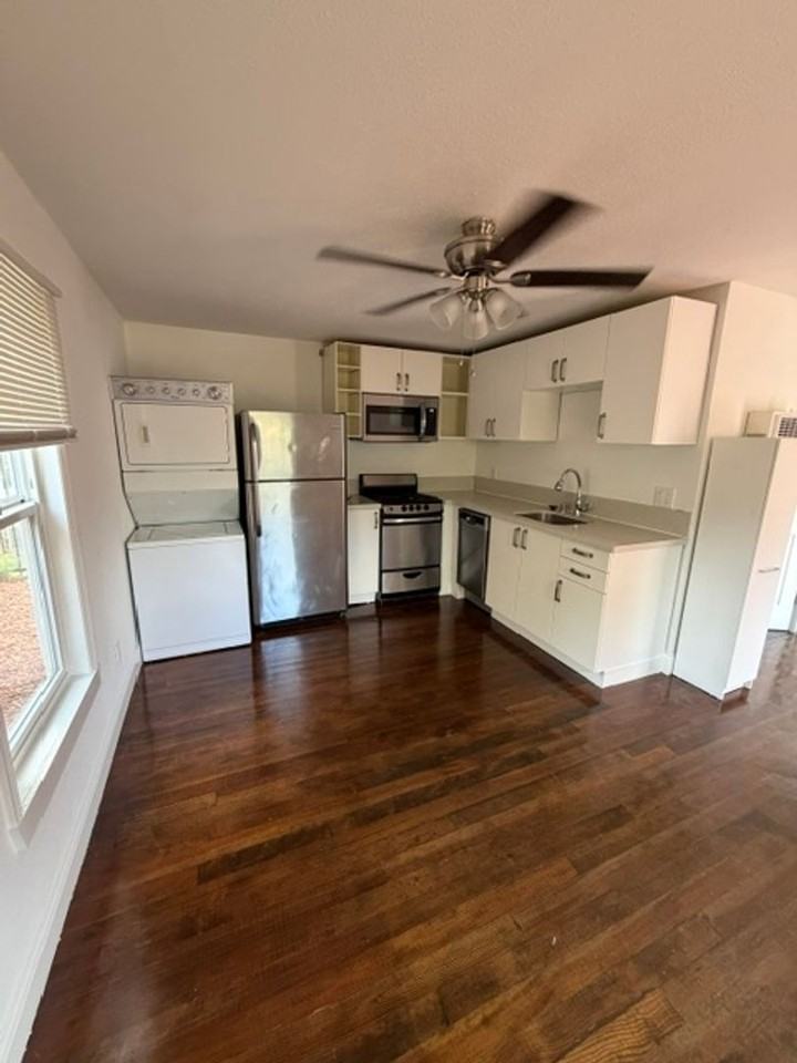 1239-1241 E 22nd St - Photo 3 of 13