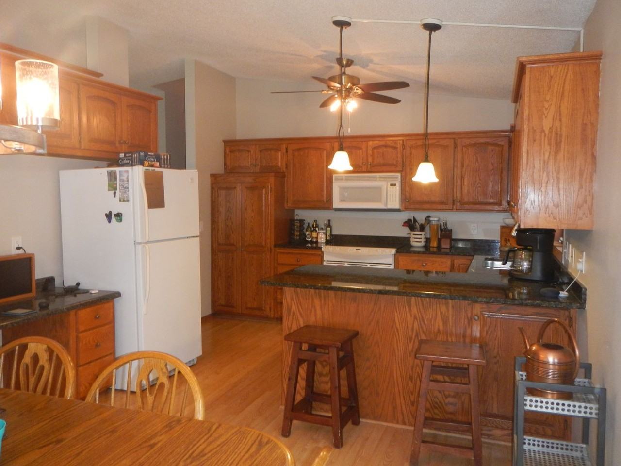 208 Arch St - Photo 2 of 14