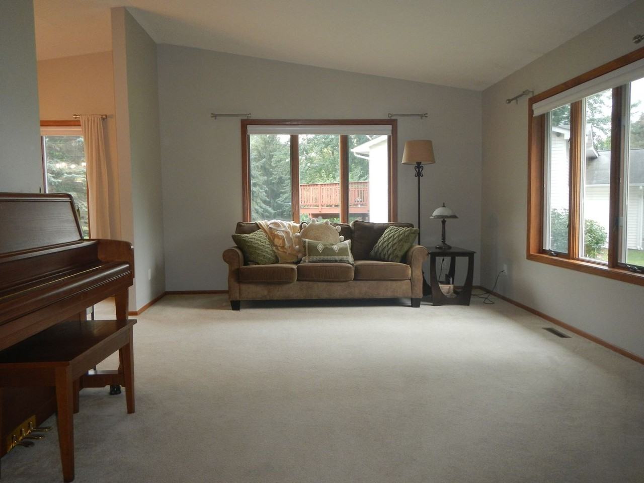 208 Arch St - Photo 3 of 14