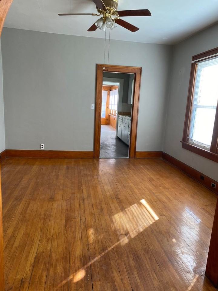 1704 Pacific St - Photo 5 of 18