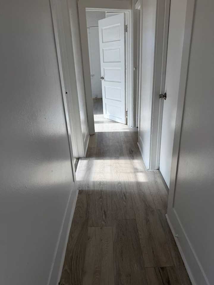 833 W 42nd Pl - Photo 3 of 7