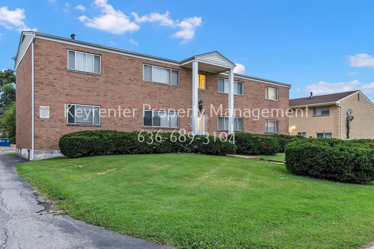 7405 Olian Dr - Photo 3 of 23