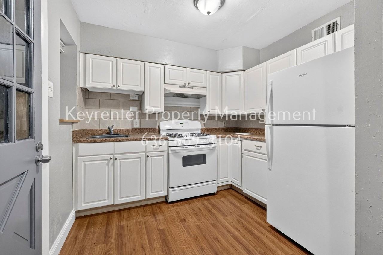 7405 Olian Dr - Photo 4 of 23