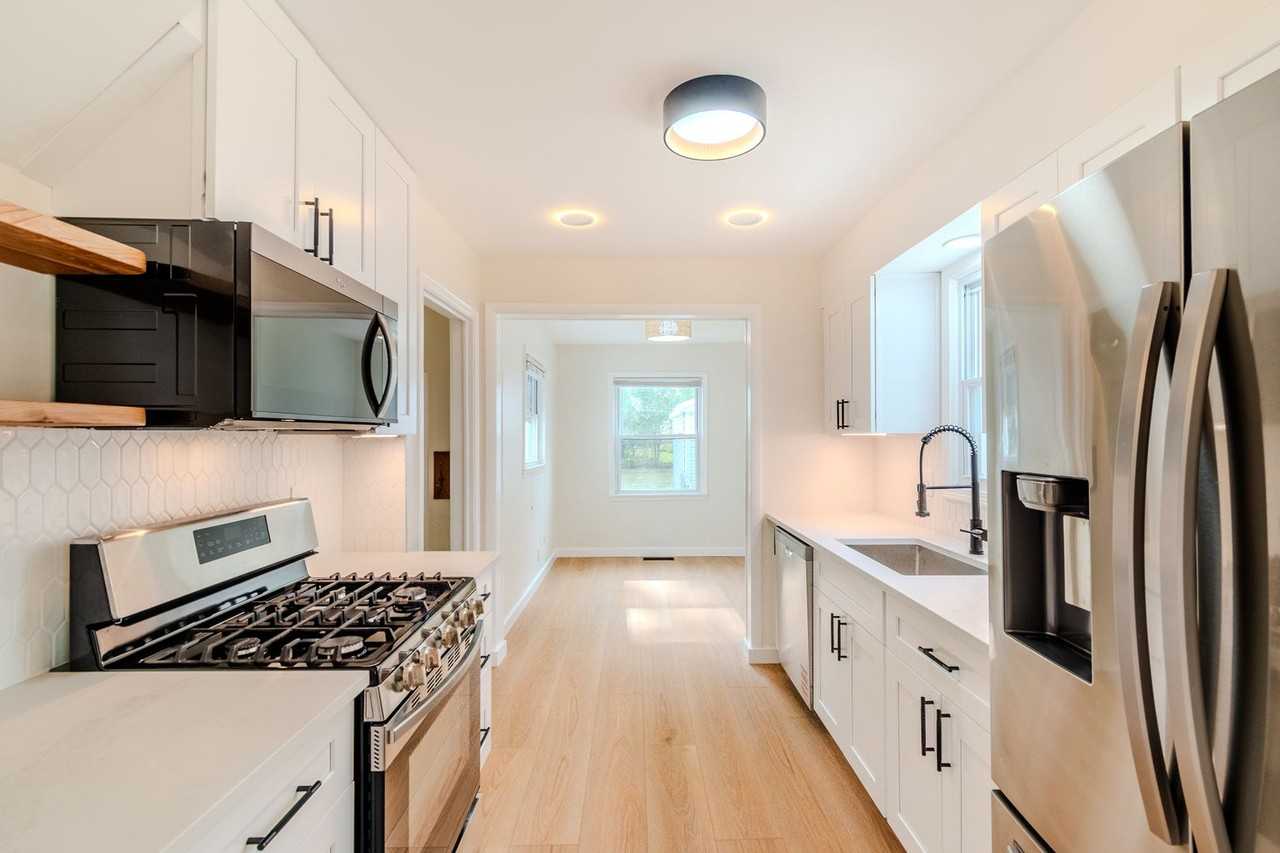 4709 Woodward Ave #1 - Photo 3 of 18