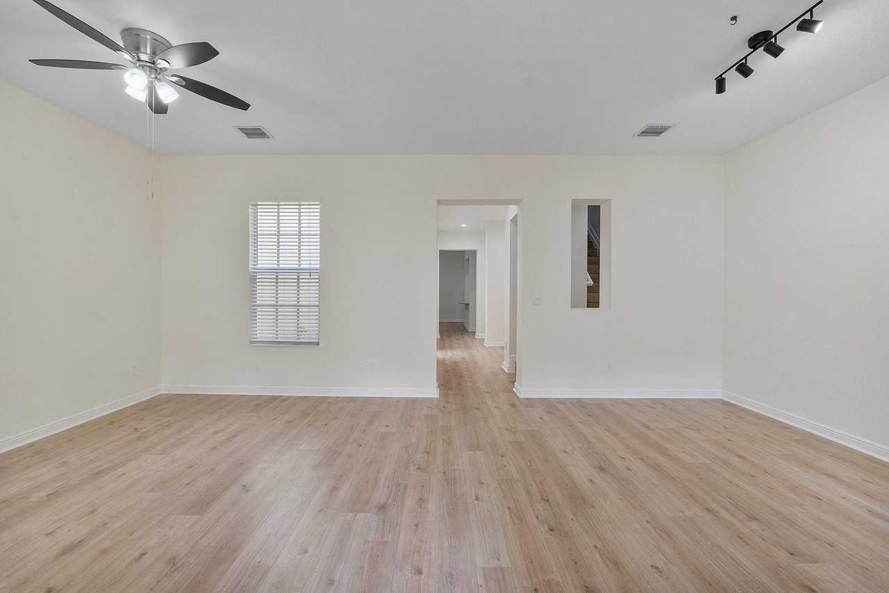 8332 Nw 7th Ct - Photo 3 of 32