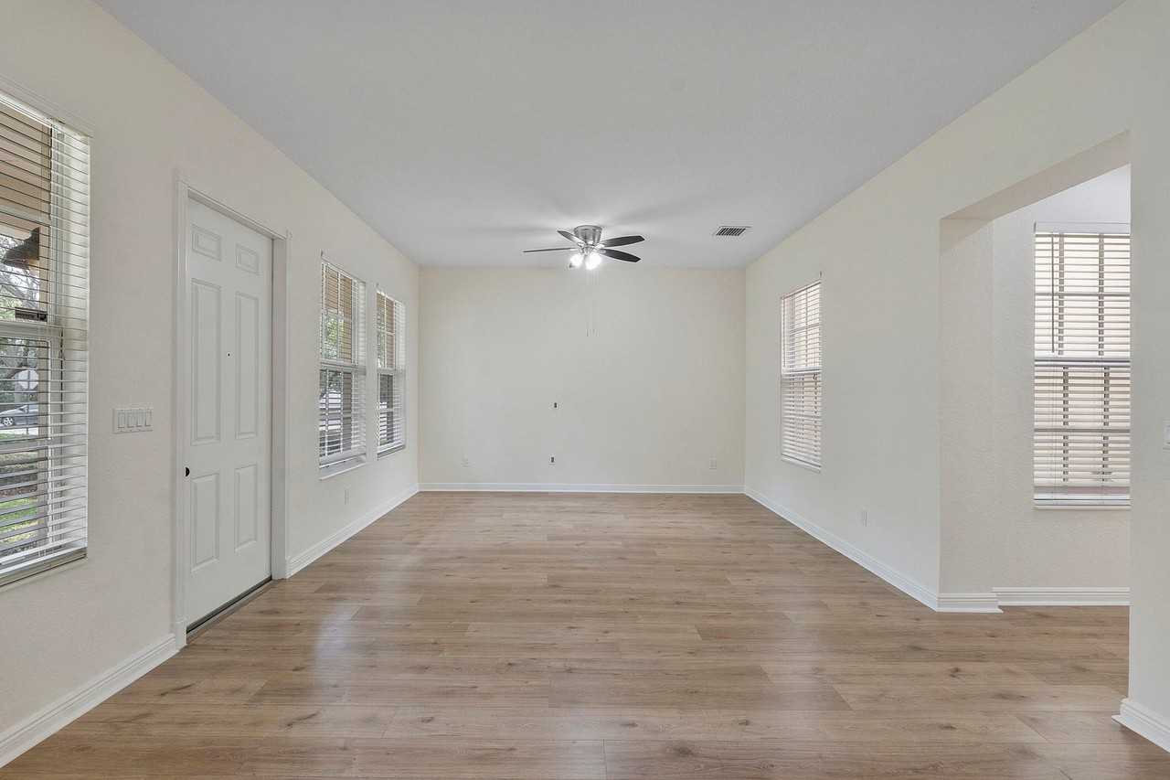 8332 Nw 7th Ct - Photo 4 of 32