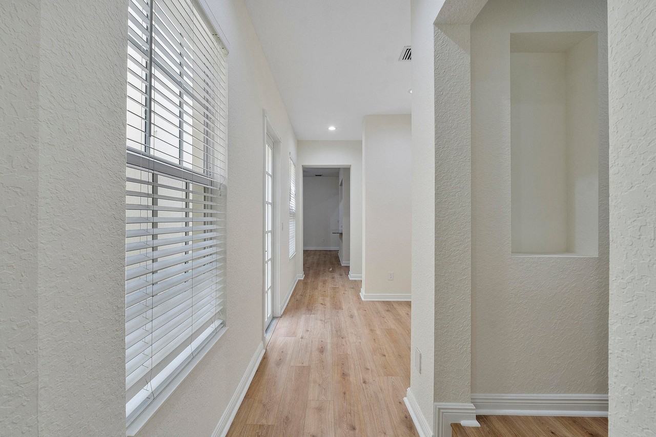 8332 Nw 7th Ct - Photo 6 of 32