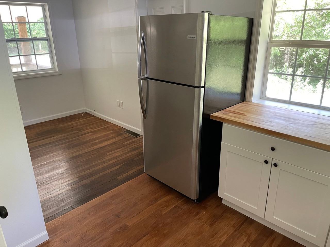 207 Smith Ct - Photo 3 of 5