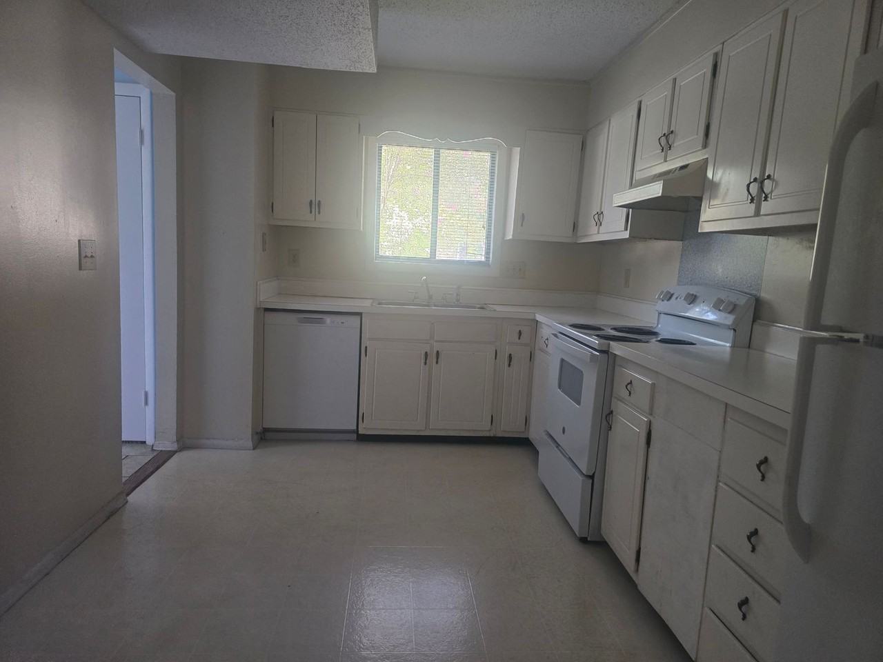 1708 N Hamilton St #E - Photo 2 of 17