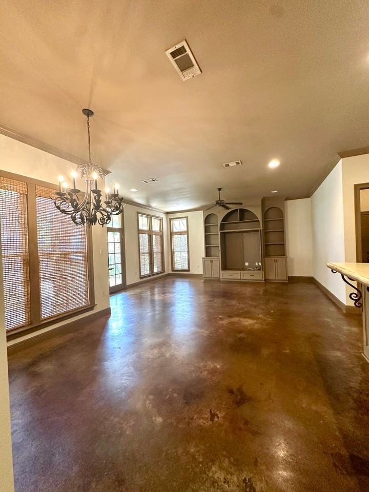 10243 Hillmont Ave - Photo 4 of 13