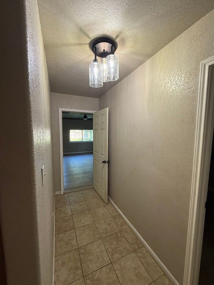 3628 Carpenter Rd - Photo 4 of 9