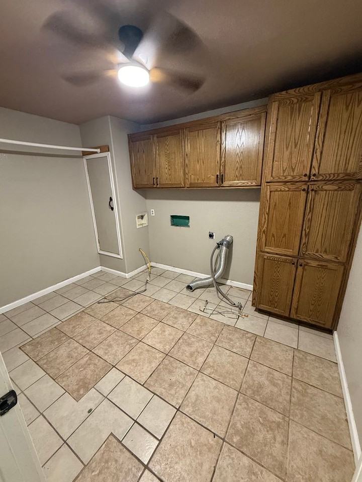3628 Carpenter Rd - Photo 5 of 9