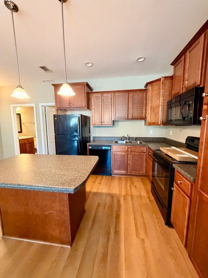 2017 Tyson Green Ave #202 - Photo 3 of 24