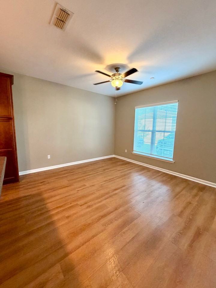 2017 Tyson Green Ave #202 - Photo 5 of 24