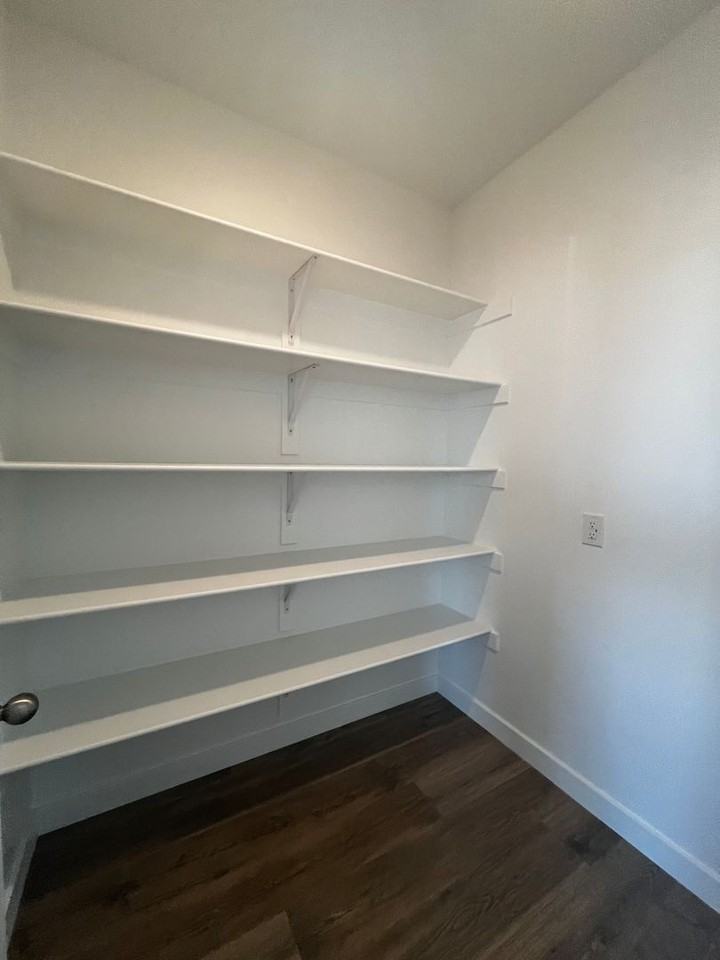 403 E Levengrove Dr - Photo 4 of 11