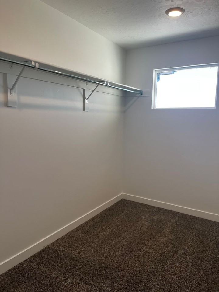 403 E Levengrove Dr - Photo 6 of 11