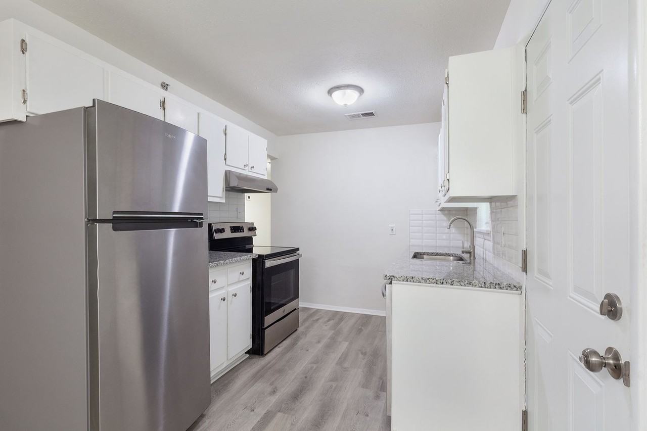 641 Powder Springs St Se #9 - Photo 3 of 21