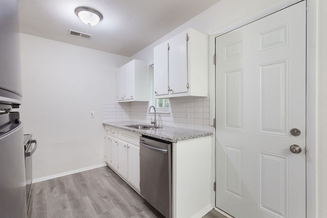 641 Powder Springs St Se #9 - Photo 5 of 21