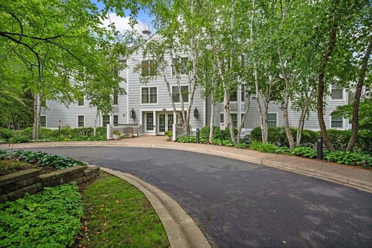 603 Lake St - Photo 4 of 11