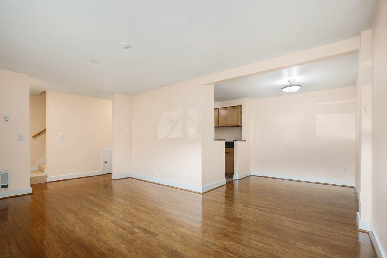 15827 Ne Leary Way - Photo 6 of 17