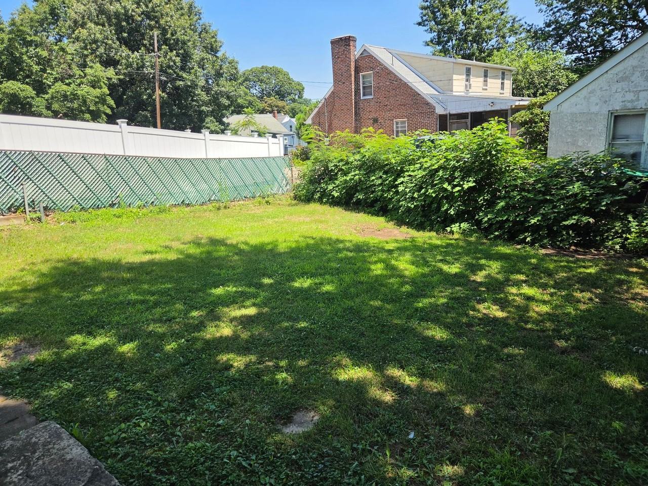 119 Larch Ave - Photo 2 of 10