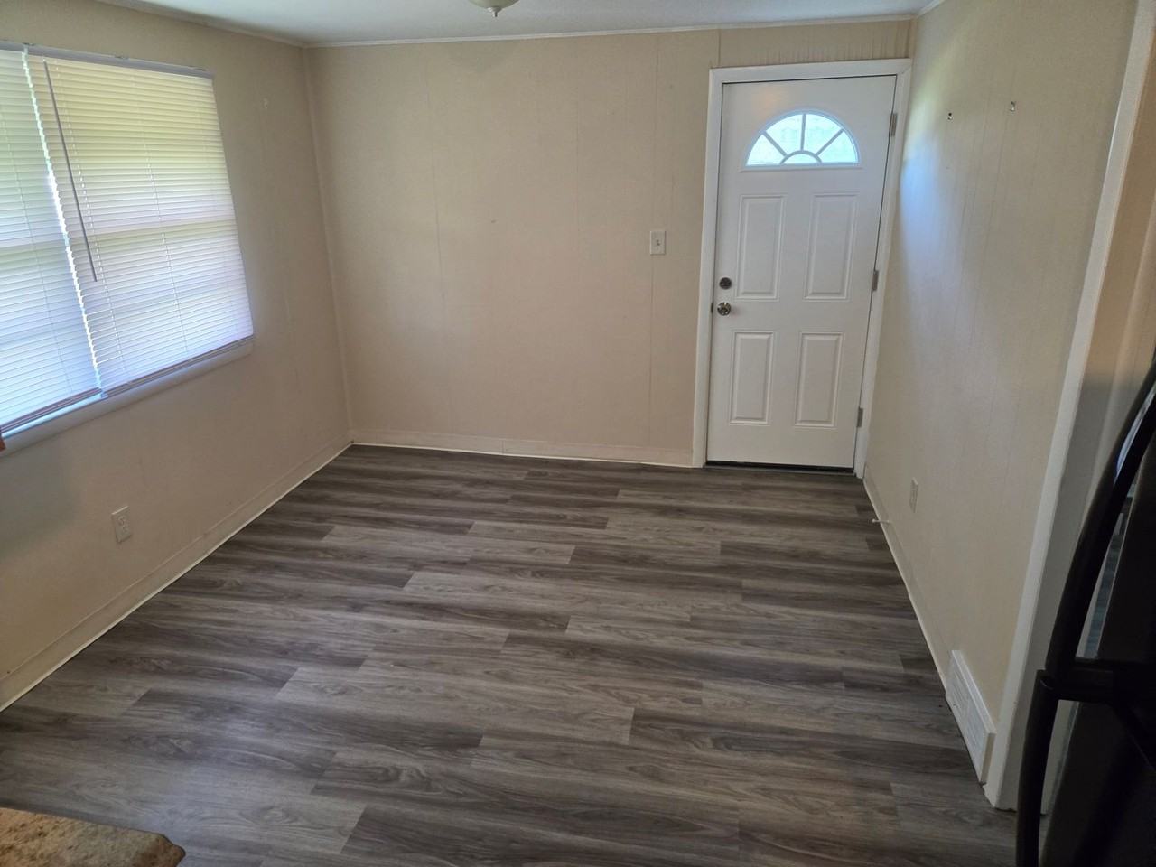 119 Larch Ave - Photo 5 of 10