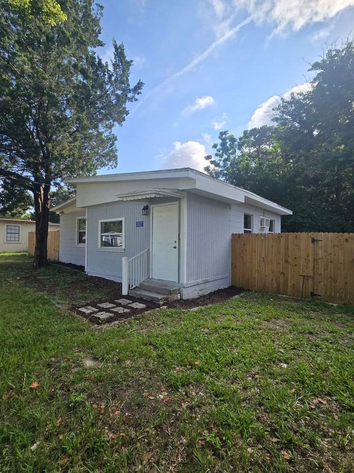 3827 Eve Dr W - Photo 2 of 12