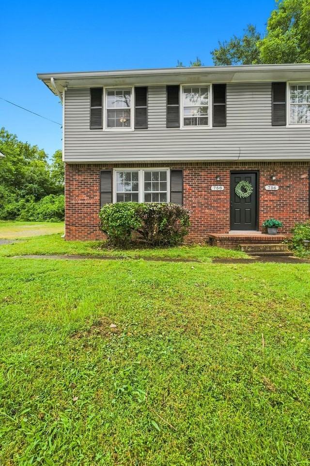 758 Mcpherson Dr - Photo 2 of 33