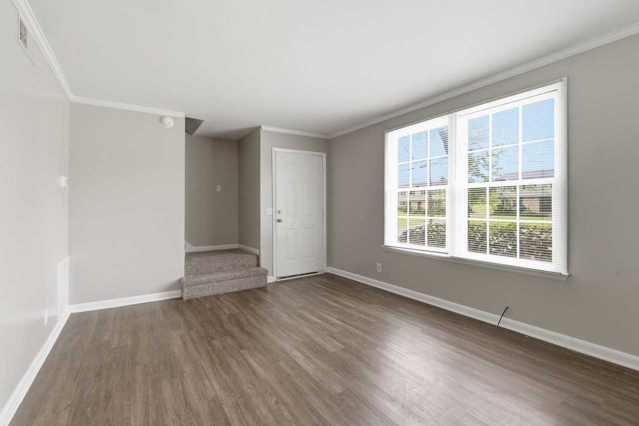 758 Mcpherson Dr - Photo 6 of 33