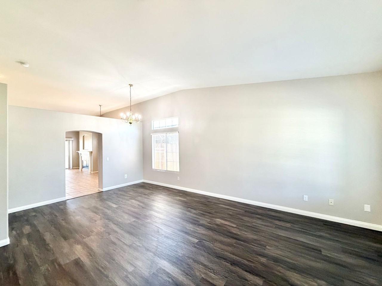 27071 School Park Dr - Photo 5 of 33