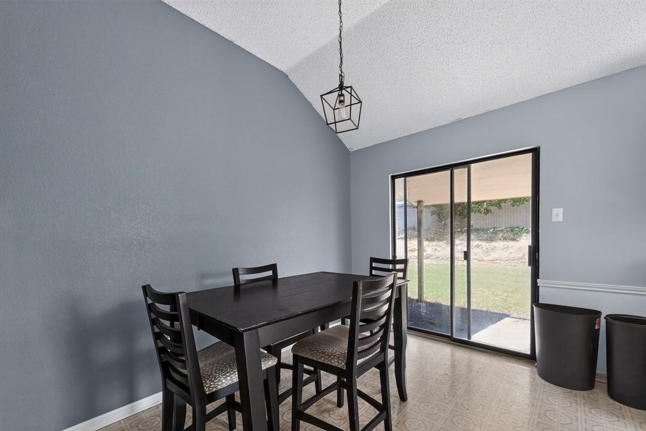 105 Lariat Cir - Photo 4 of 21